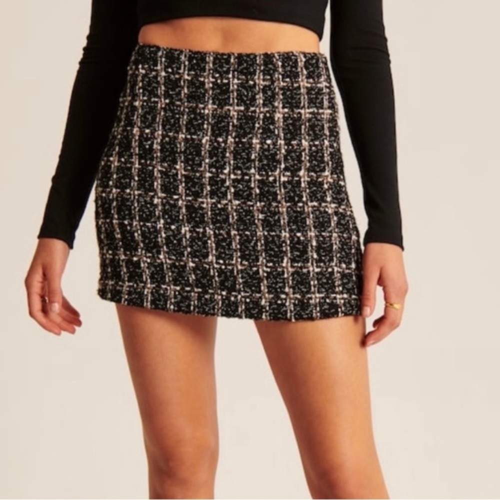 Abercrombie & Fitch Black and White Tweed Mini Skirt